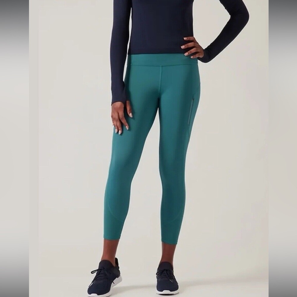 EUC! Athleta Rainer Unbrushed 7/8 Tight in Borealis Green, Medium.